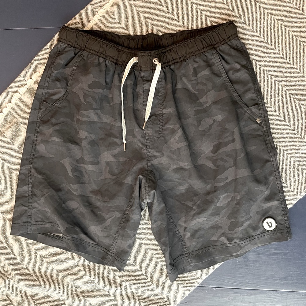 Vuori kore shorts black camo medium